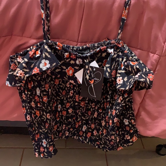 Clothes - Picture 2 of 5